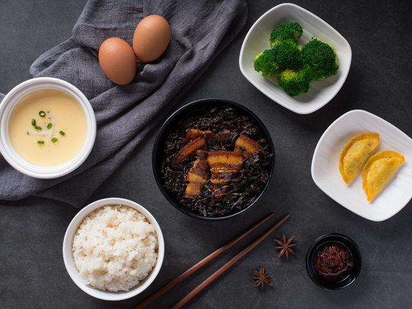 一個(gè)中式快餐店如何做到顧客排隊(duì)爭(zhēng)相追捧，老娘舅告訴您